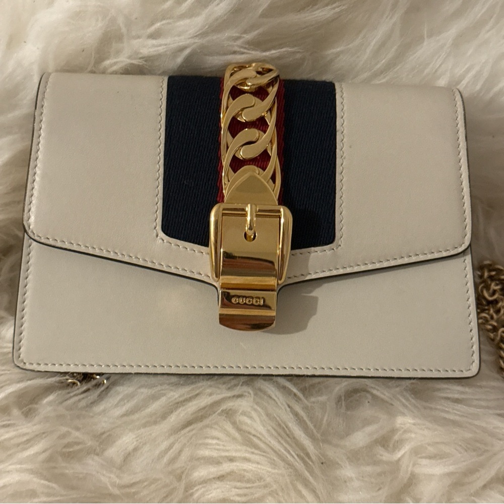 Gucci Sylvie super mini chain bag in off-white leather